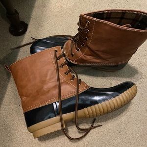 Duck boots